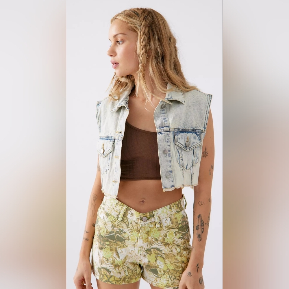 Urban Outfitters BDG Cropped Denim Vest - NWT Size Small